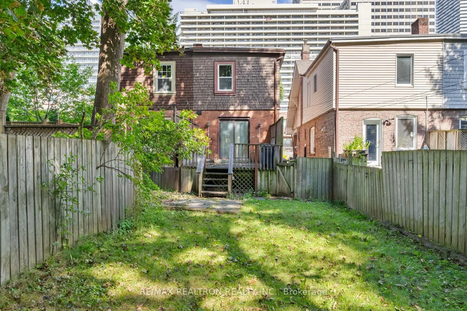 38 Henning Avenue