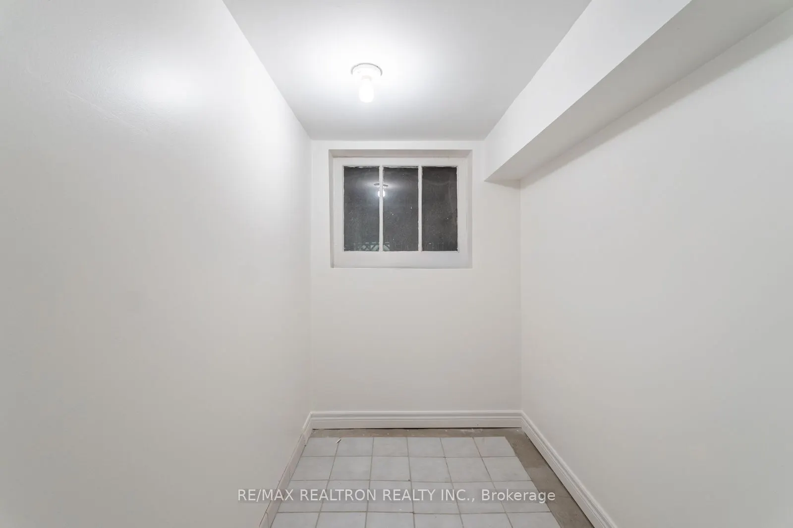 38 Henning Avenue
