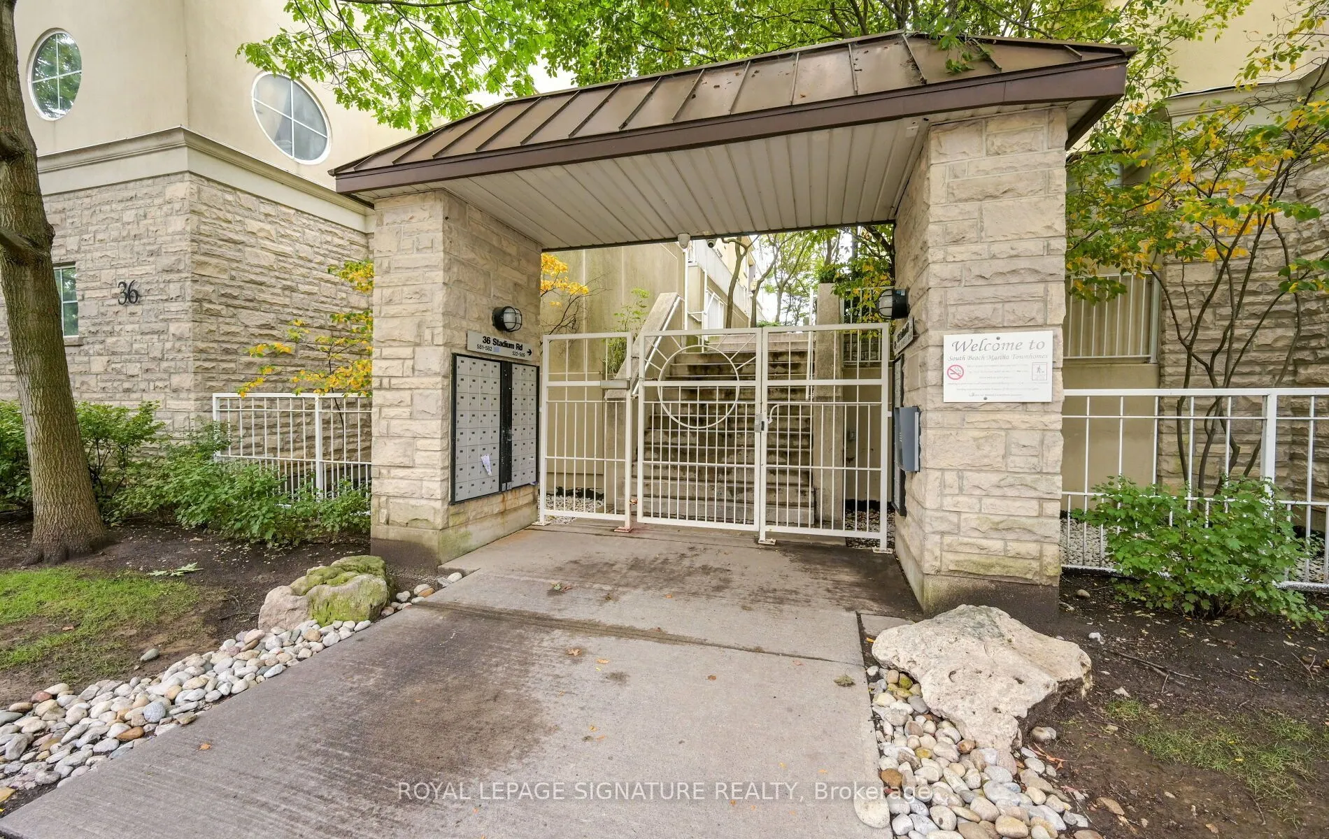 36 Stadium Road #555