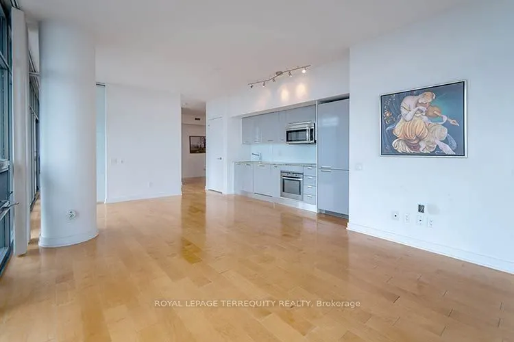 33 Charles Street E #3902