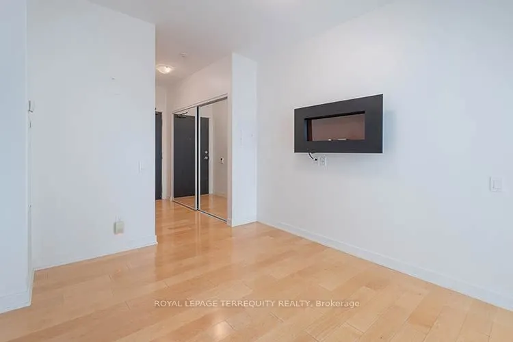 33 Charles Street E #3902