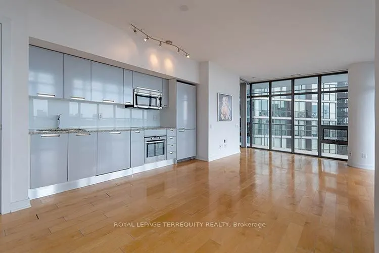 33 Charles Street E #3902