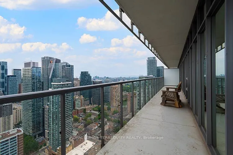 33 Charles Street E #3902