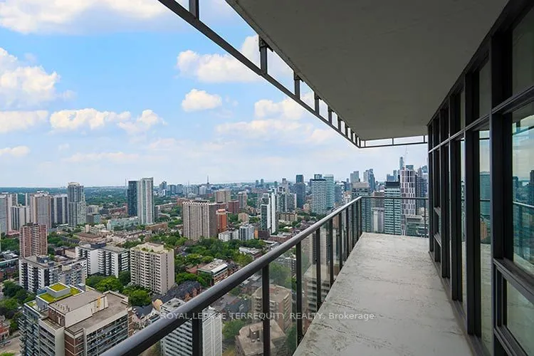 33 Charles Street E #3902