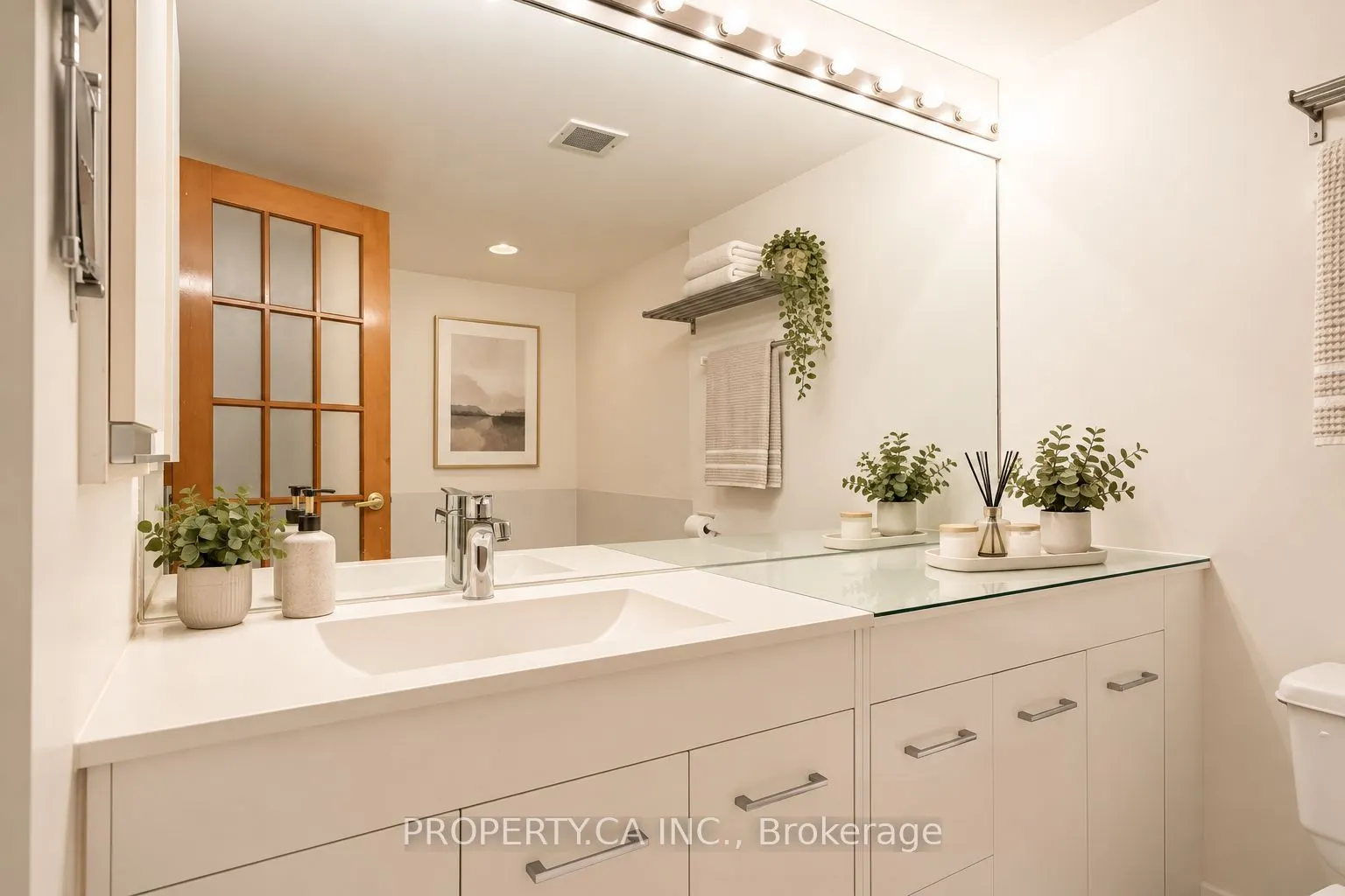 25 Maitland Street W #1001