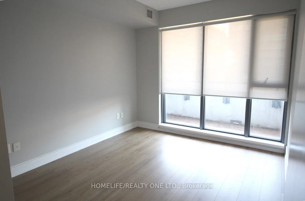 159 Dundas Street E #614