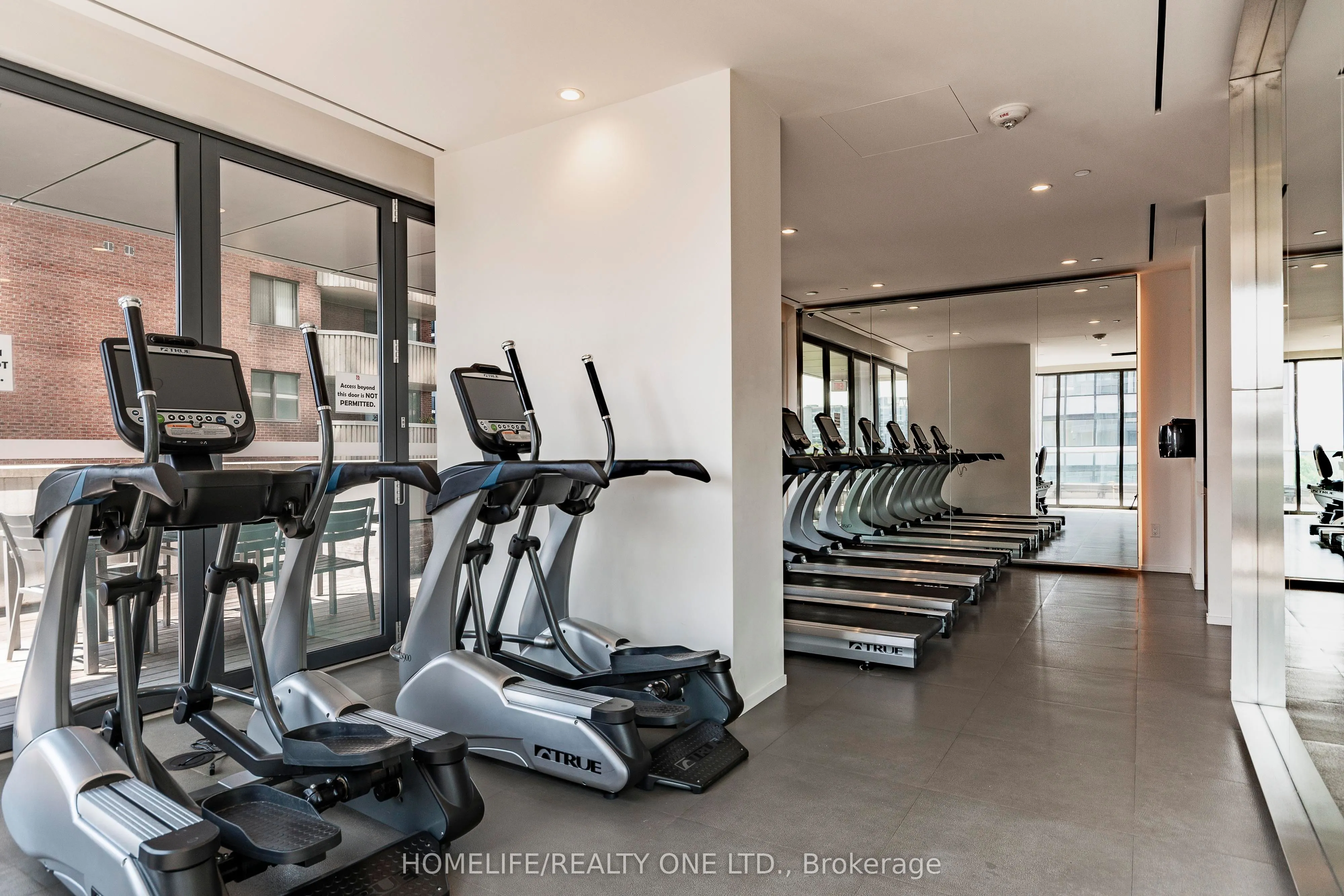 159 Dundas Street E #614
