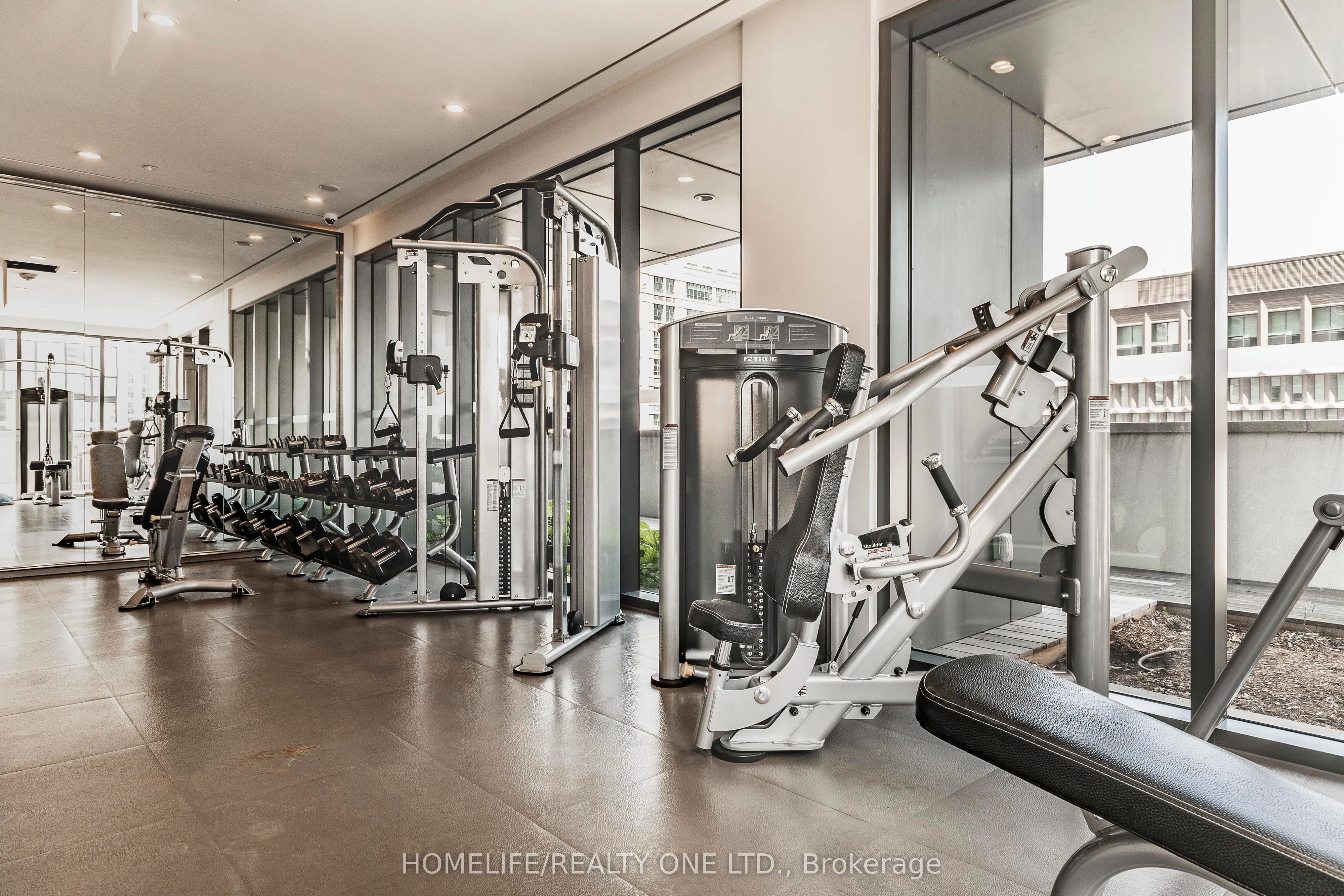 159 Dundas Street E #614