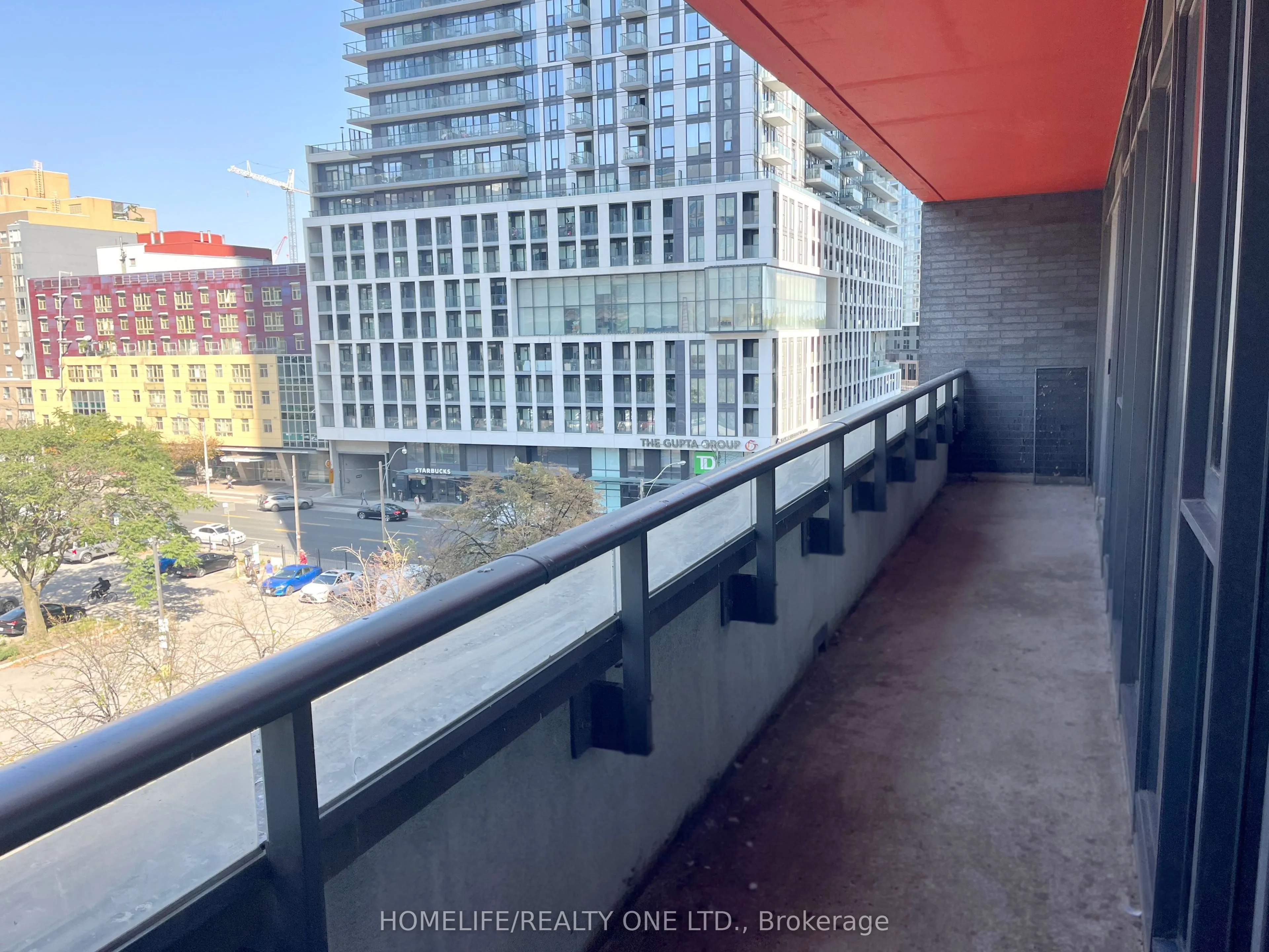 159 Dundas Street E #614