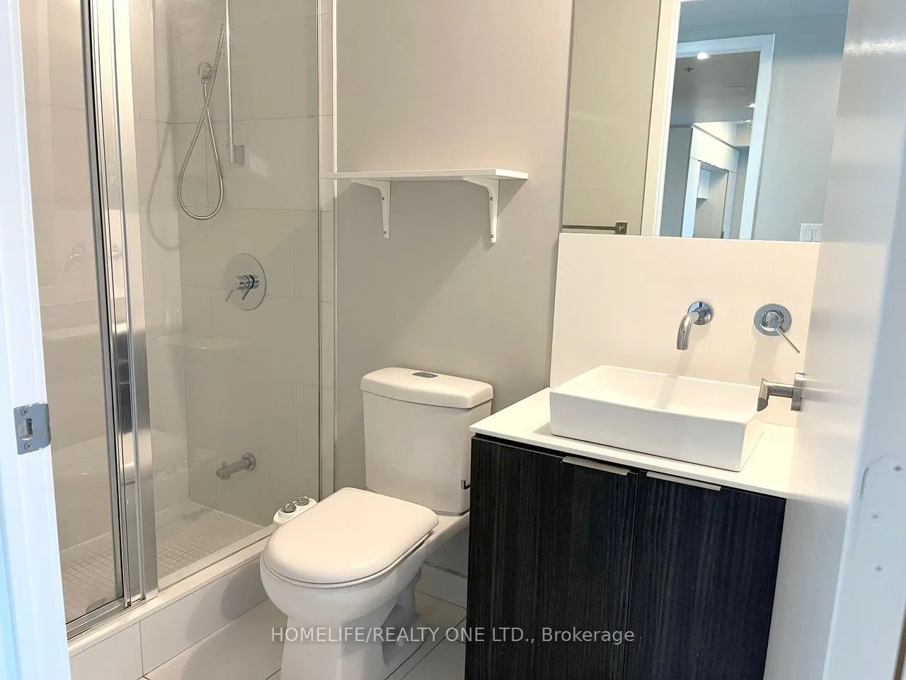 159 Dundas Street E #614