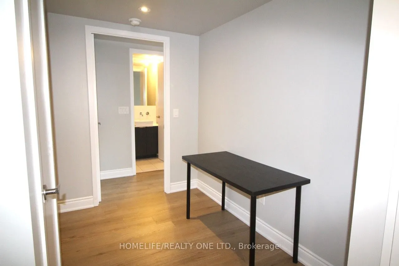 159 Dundas Street E #614