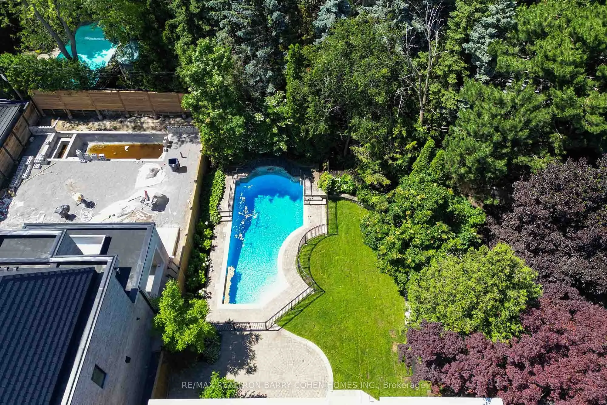 230 Dunvegan Road