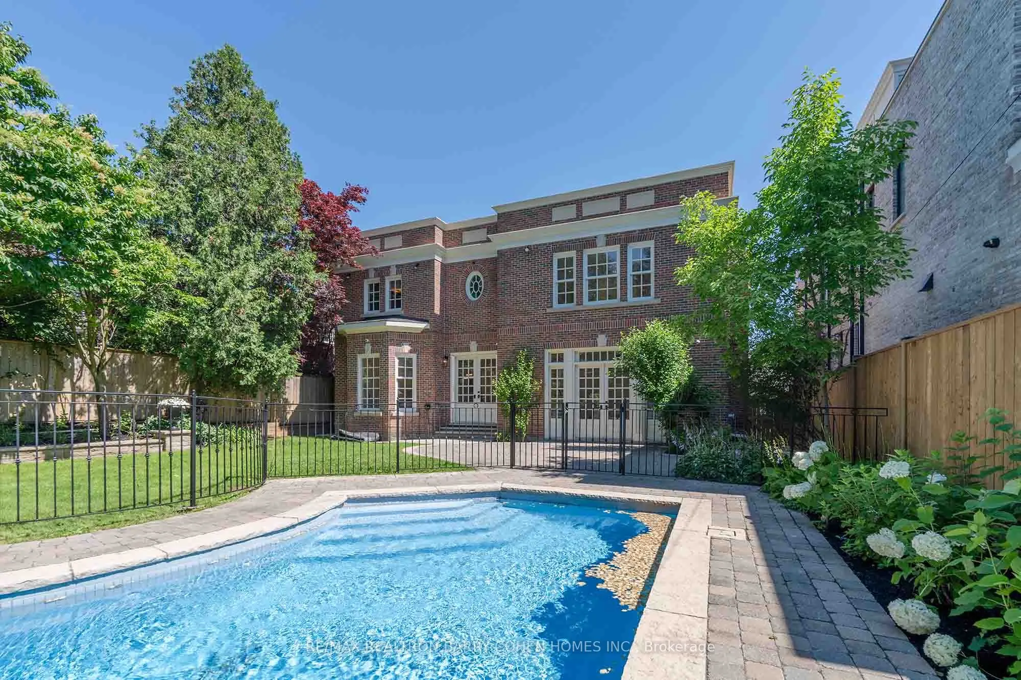 230 Dunvegan Road