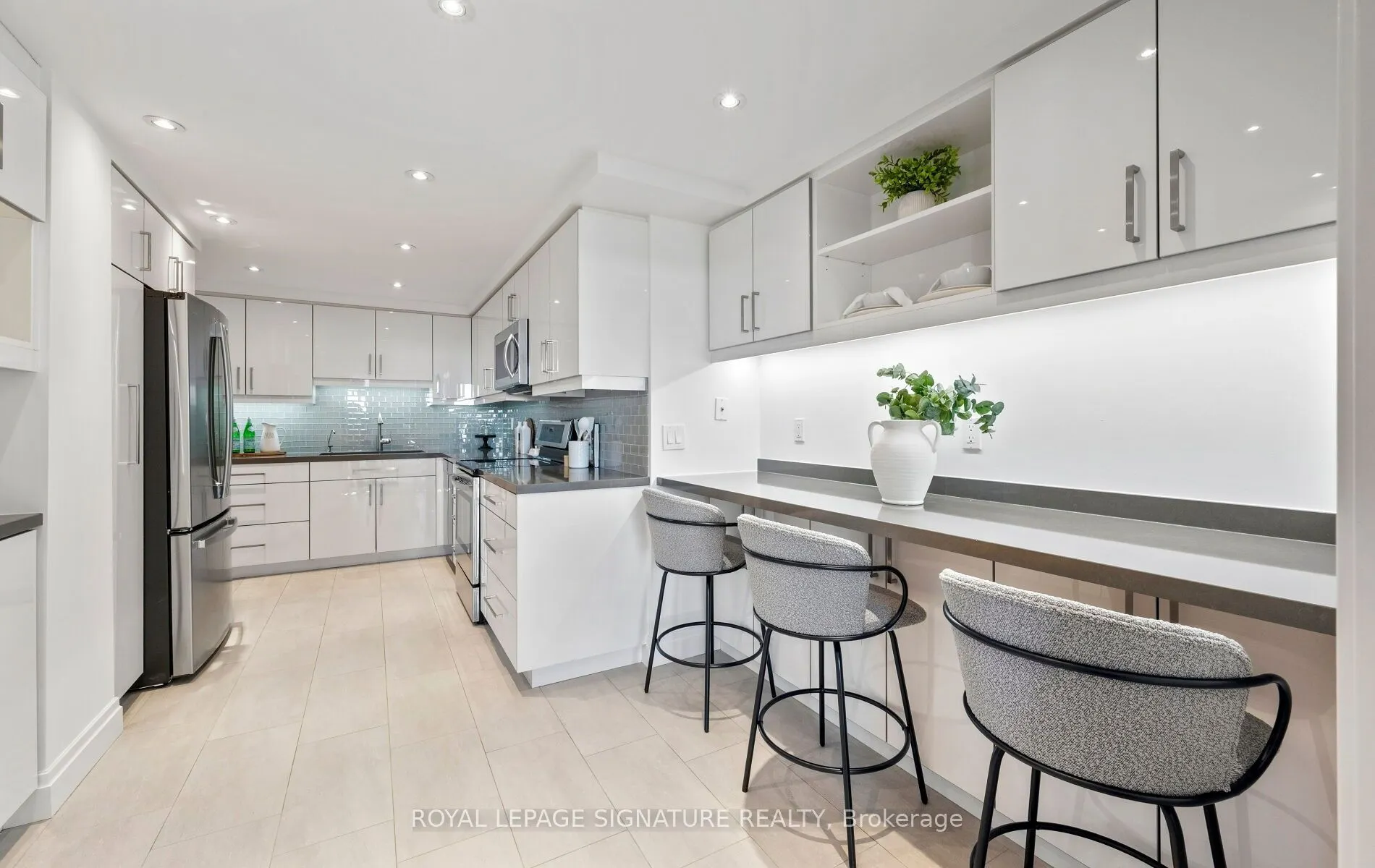 1 Concorde Place #1704