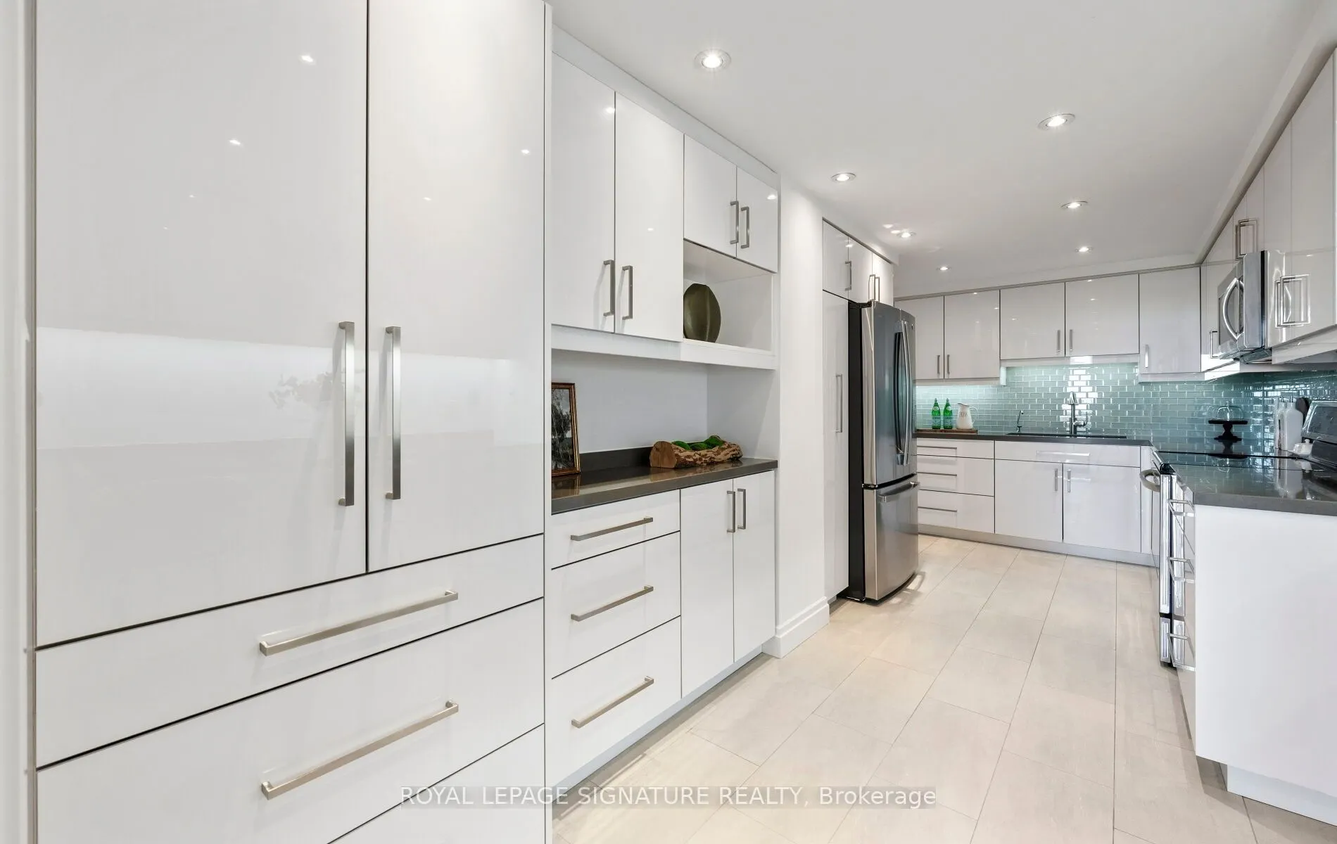 1 Concorde Place #1704