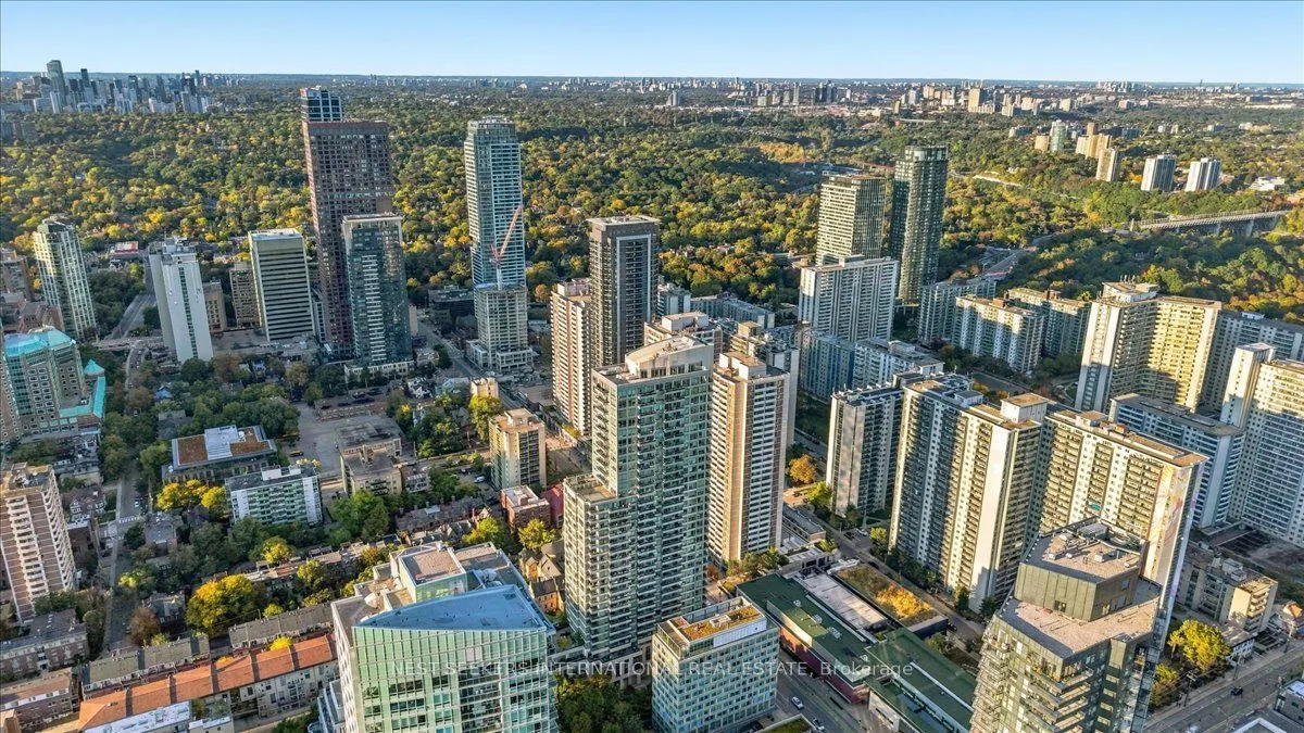 500 Sherbourne Street #2210