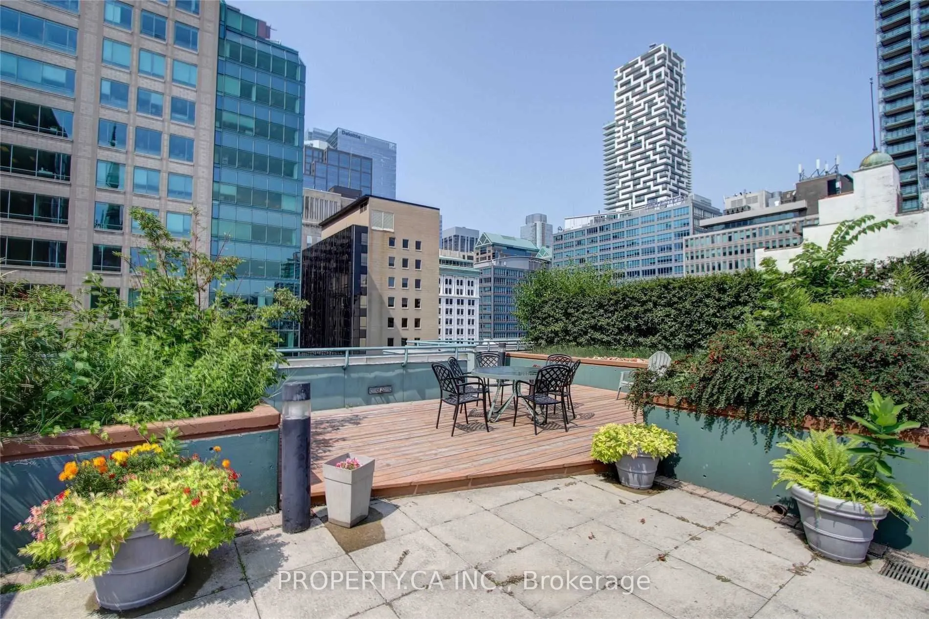 92 King Street E #606