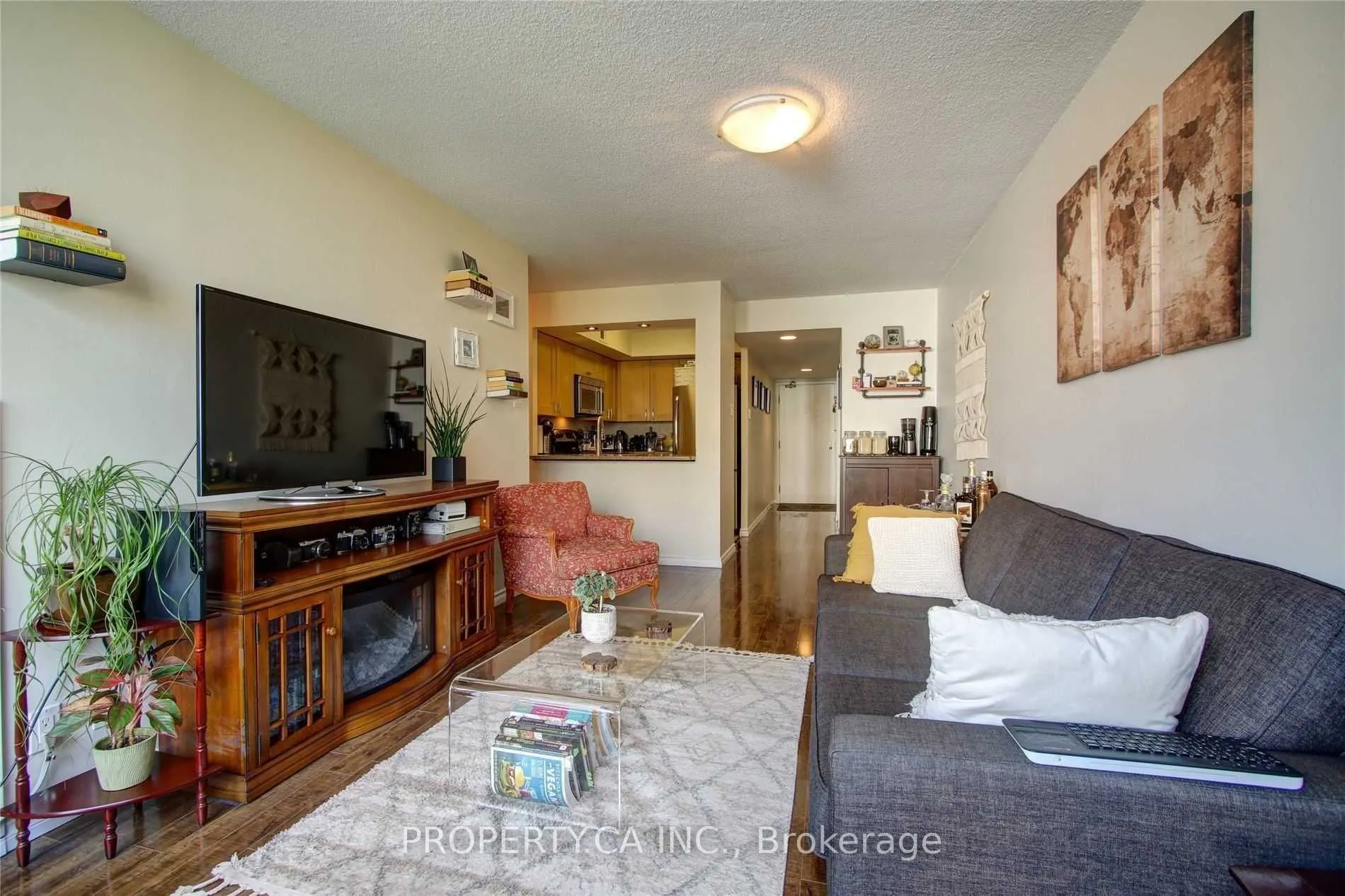 92 King Street E #606