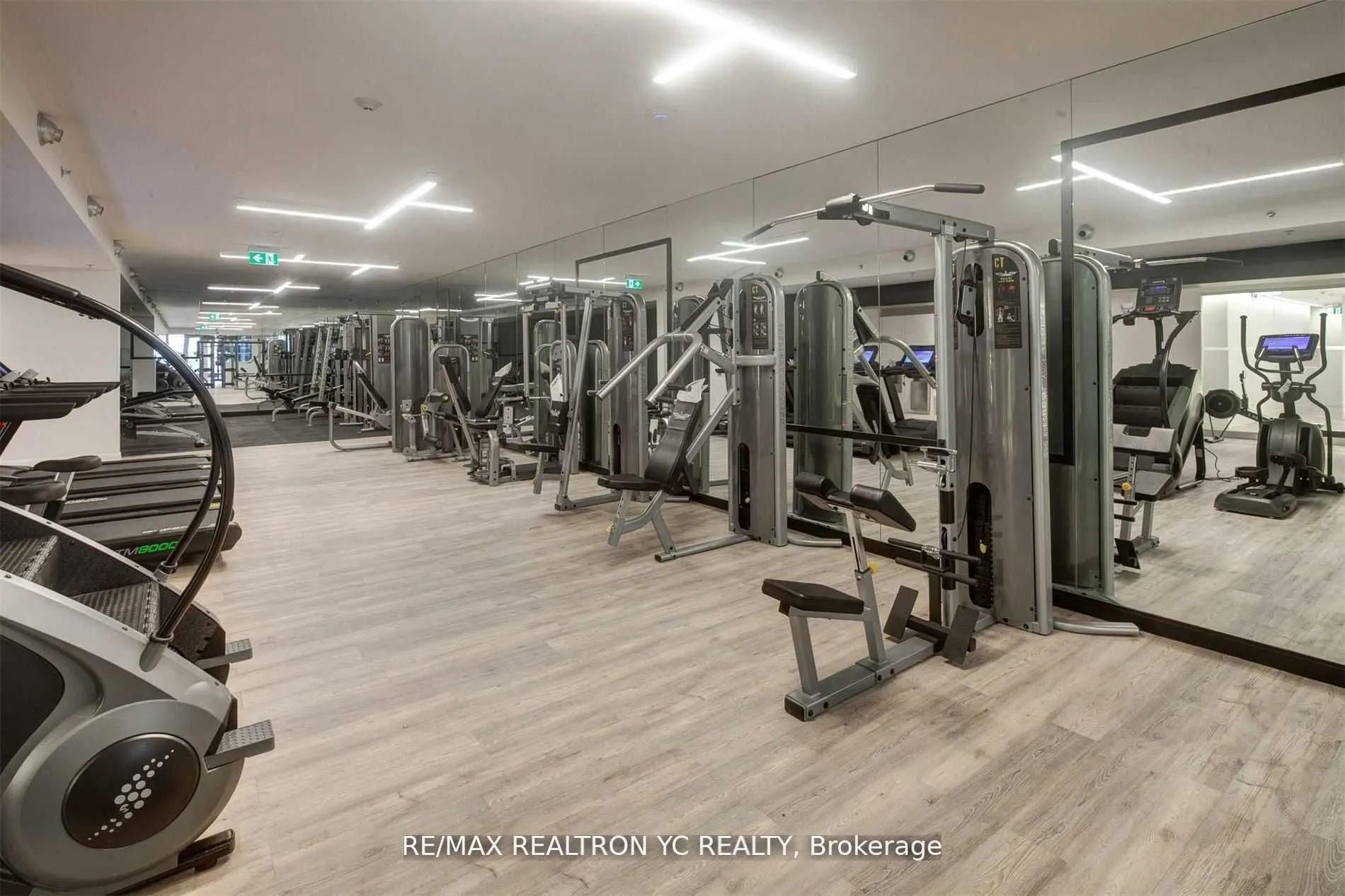 181 Dundas Street E #4007