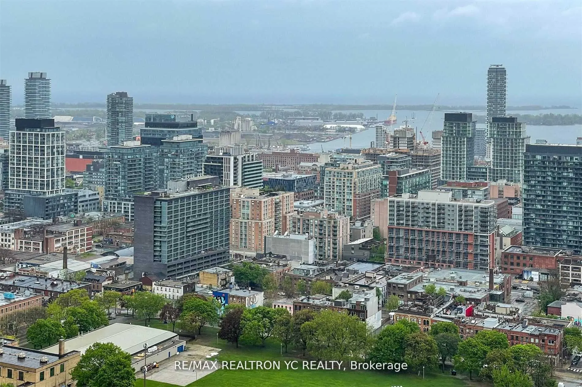 181 Dundas Street E #4007