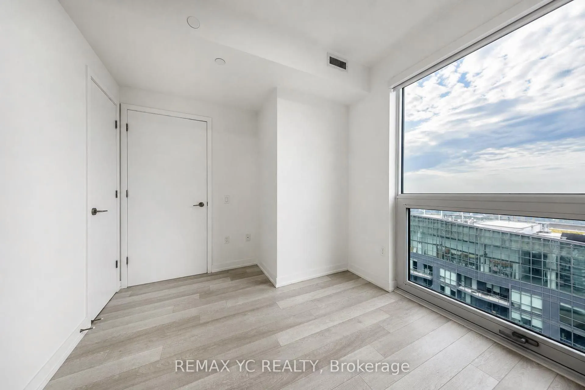 39 Roehampton Avenue #3708
