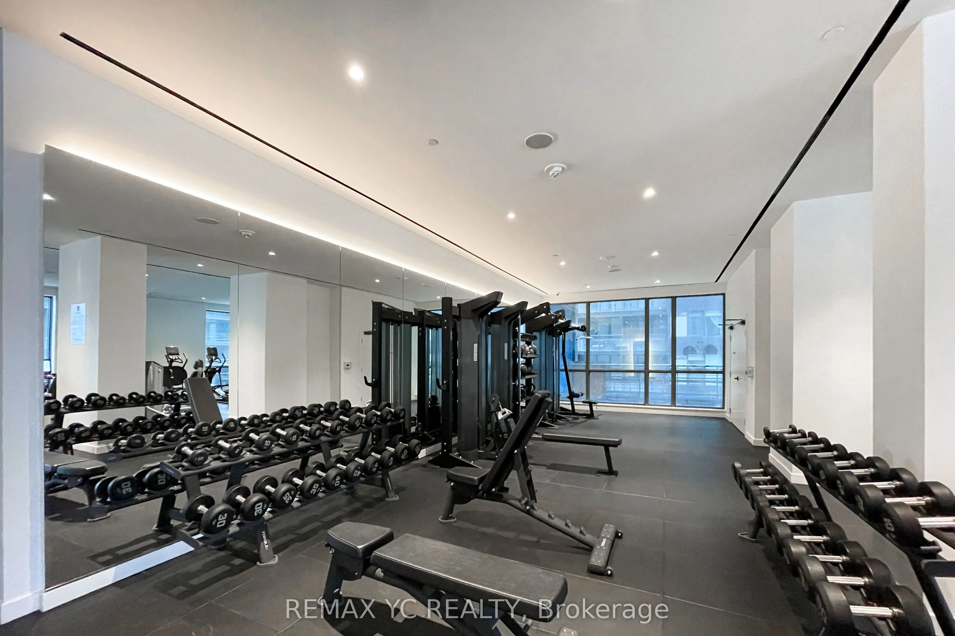 39 Roehampton Avenue #3708