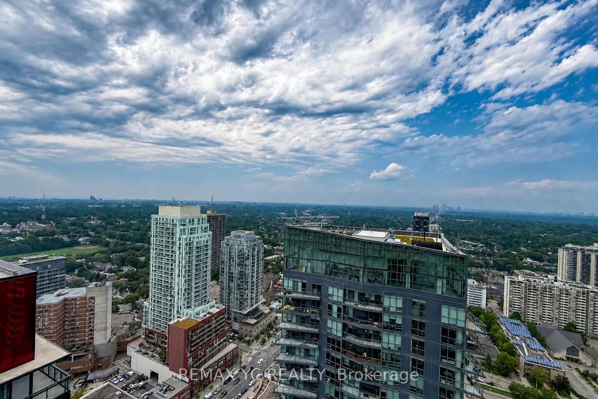 39 Roehampton Avenue #3708