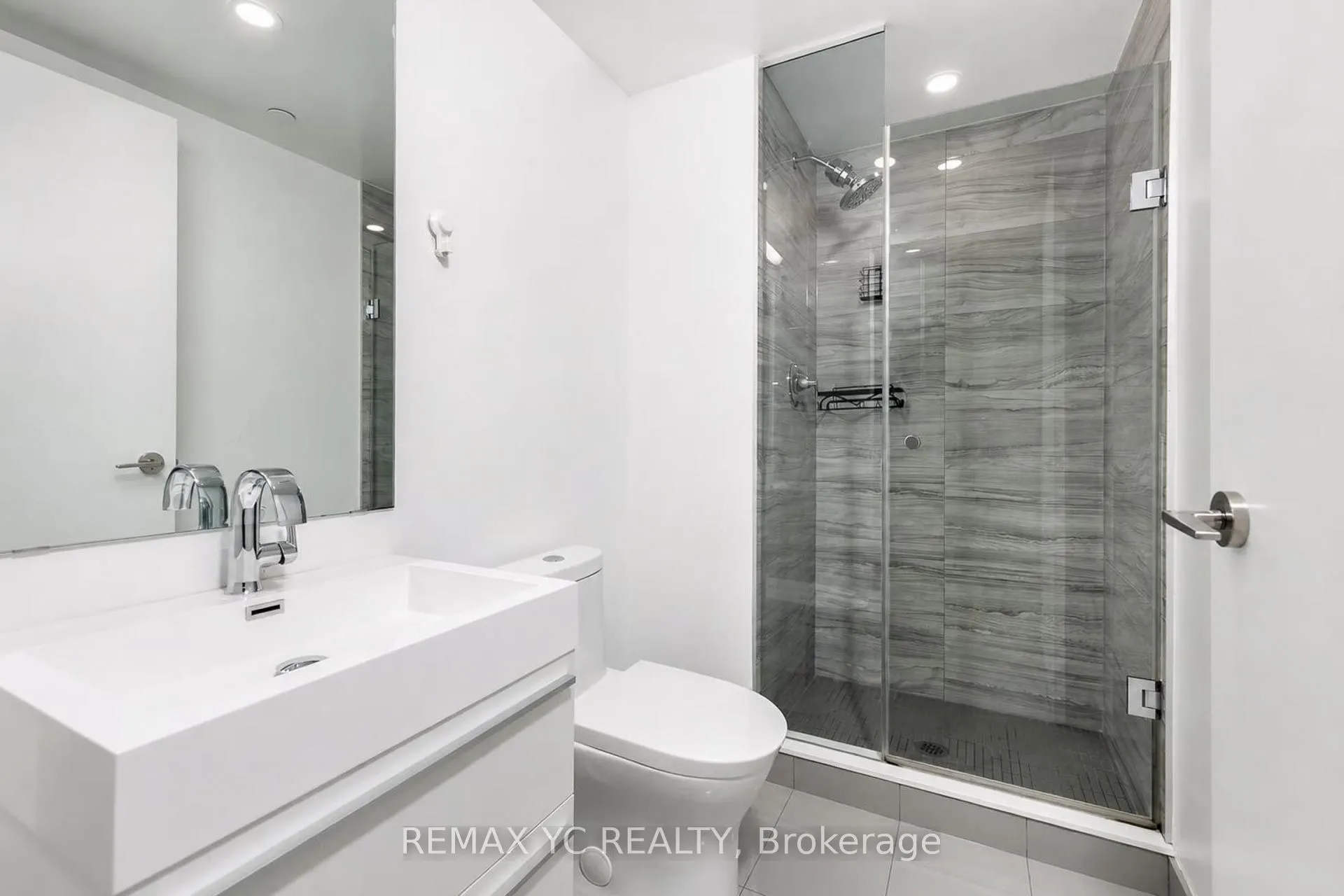 39 Roehampton Avenue #3708
