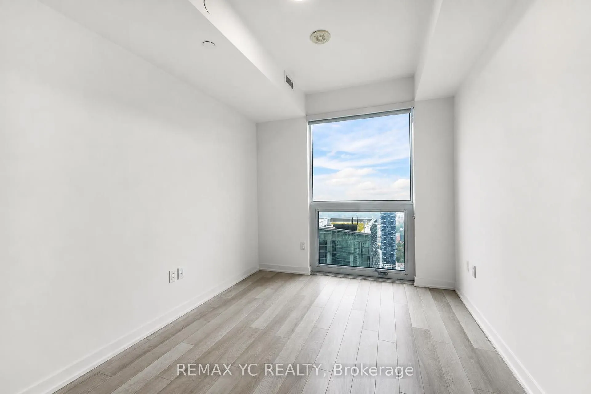 39 Roehampton Avenue #3708