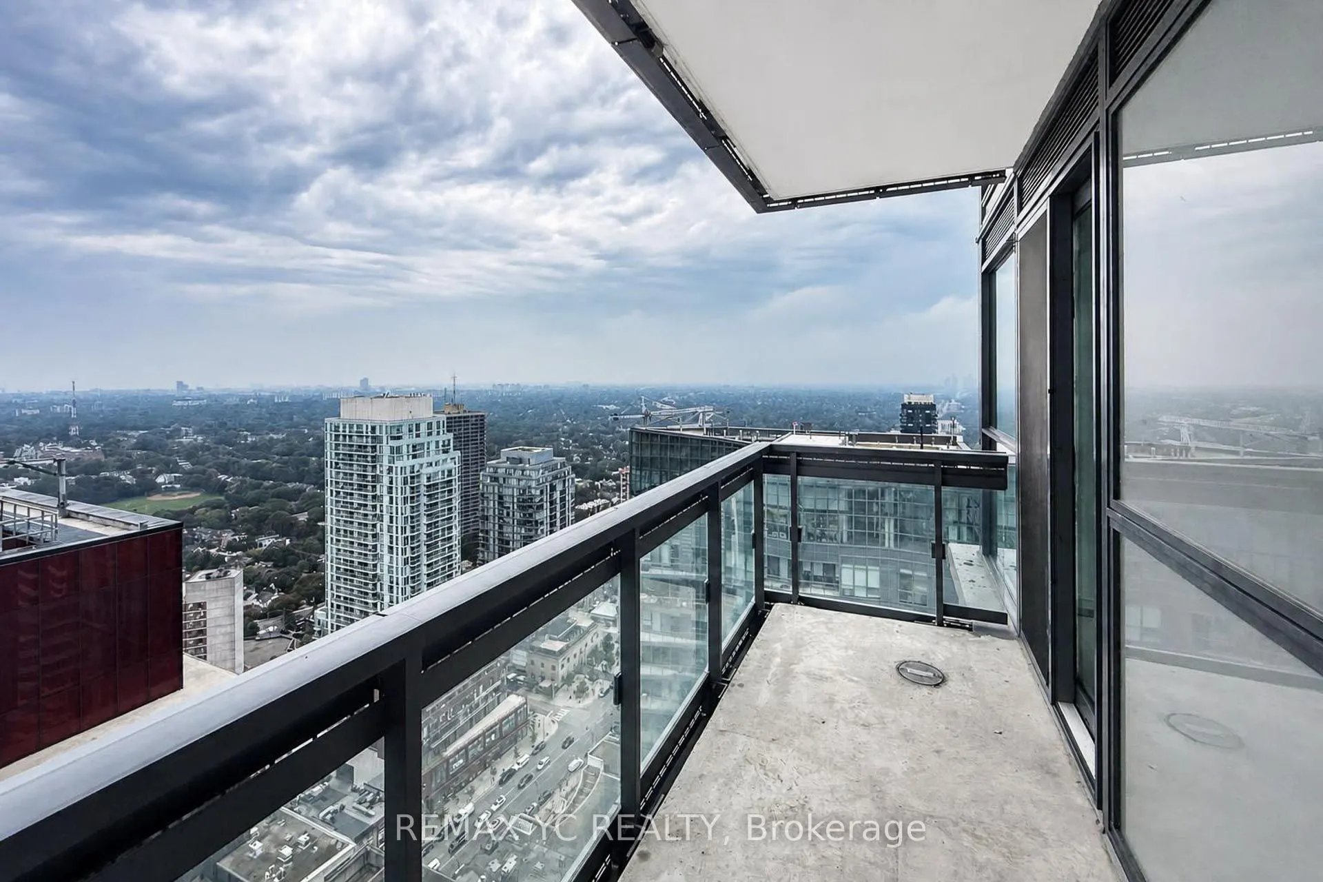 39 Roehampton Avenue #3708