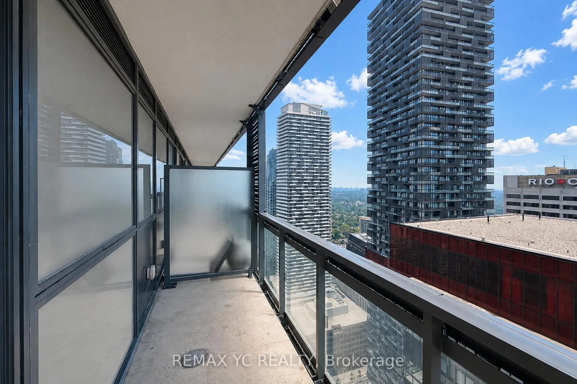 39 Roehampton Avenue #3708