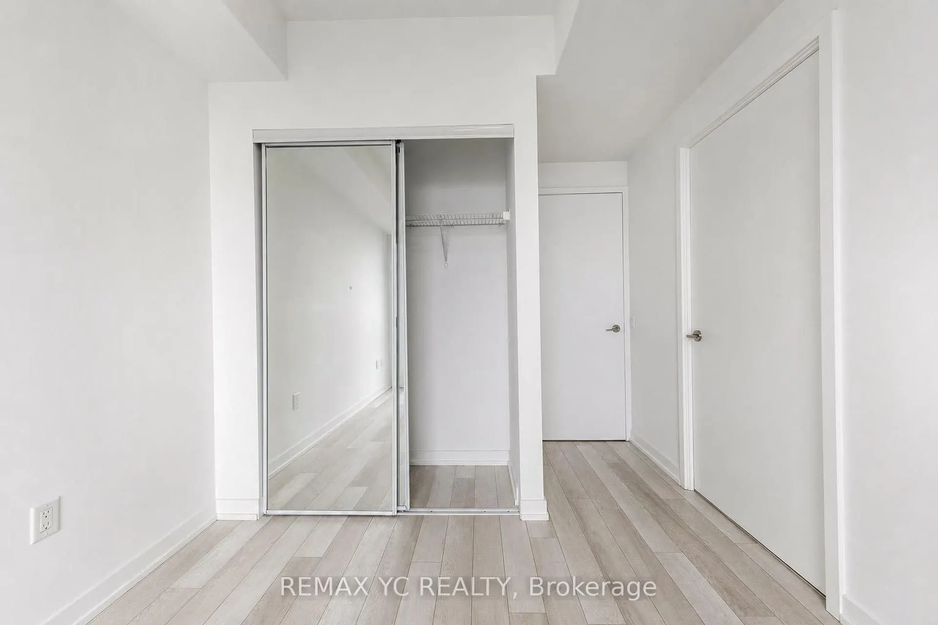 39 Roehampton Avenue #3708