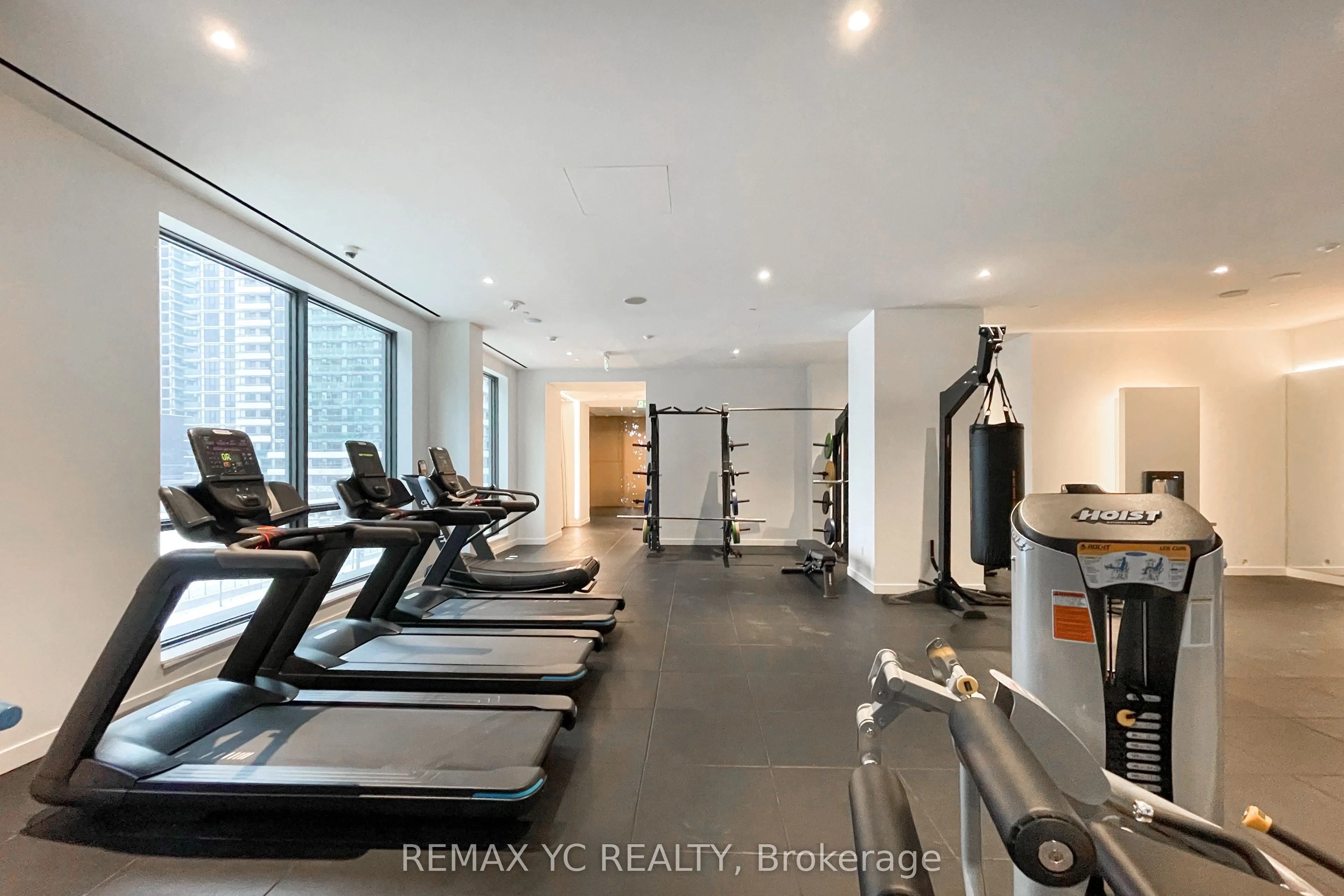 39 Roehampton Avenue #3708