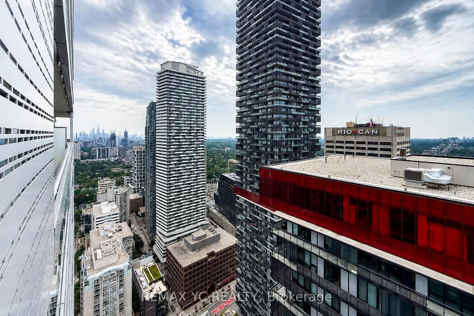 39 Roehampton Avenue #3708