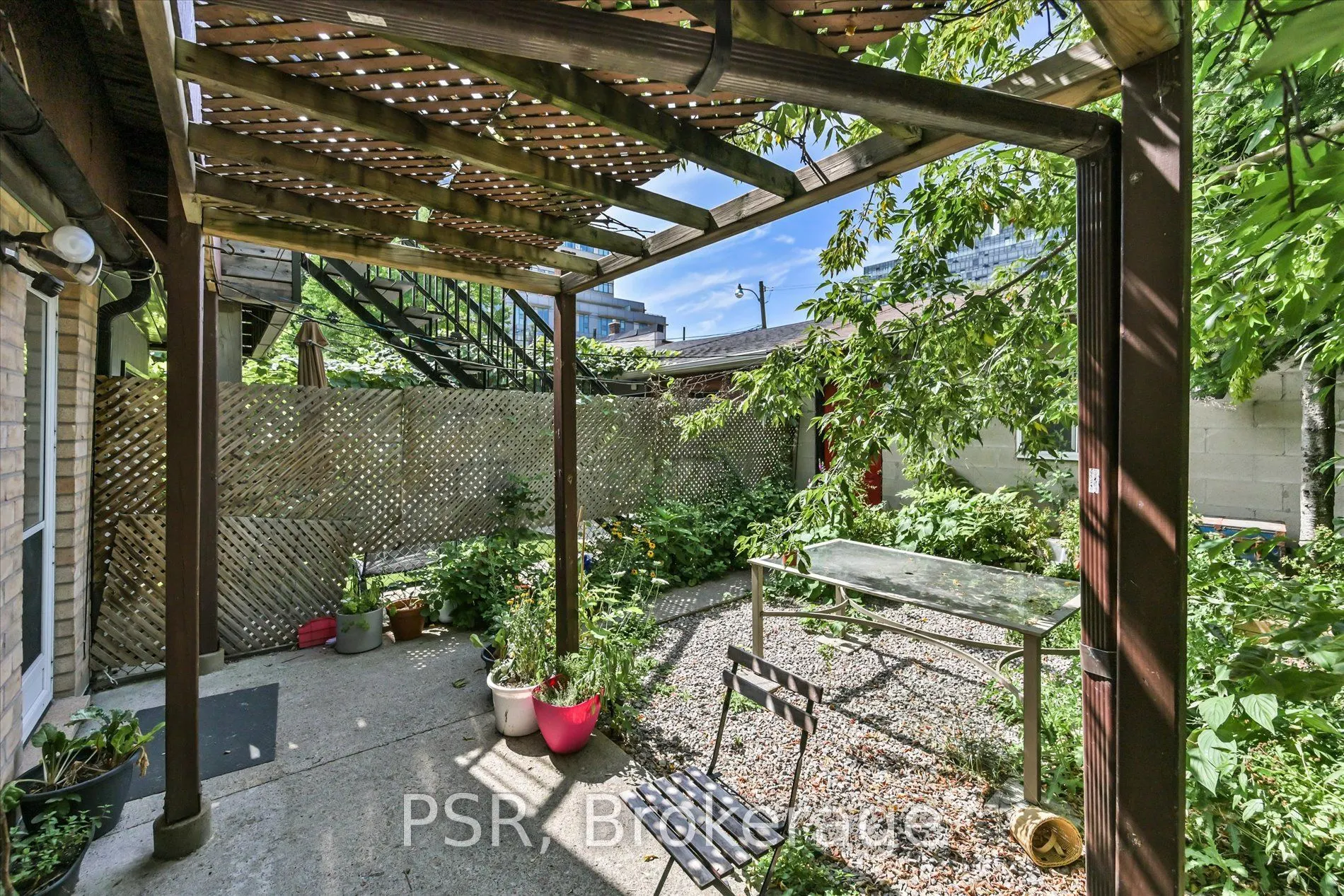 64 Gladstone Avenue