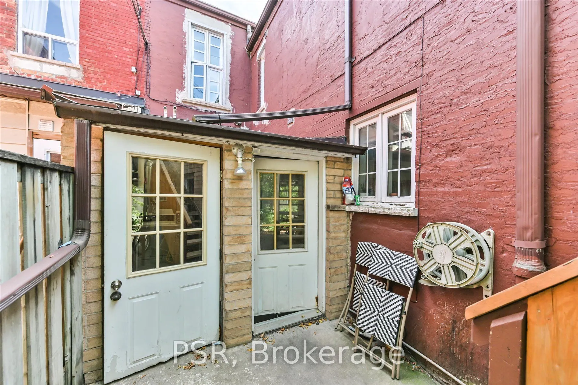 64 Gladstone Avenue
