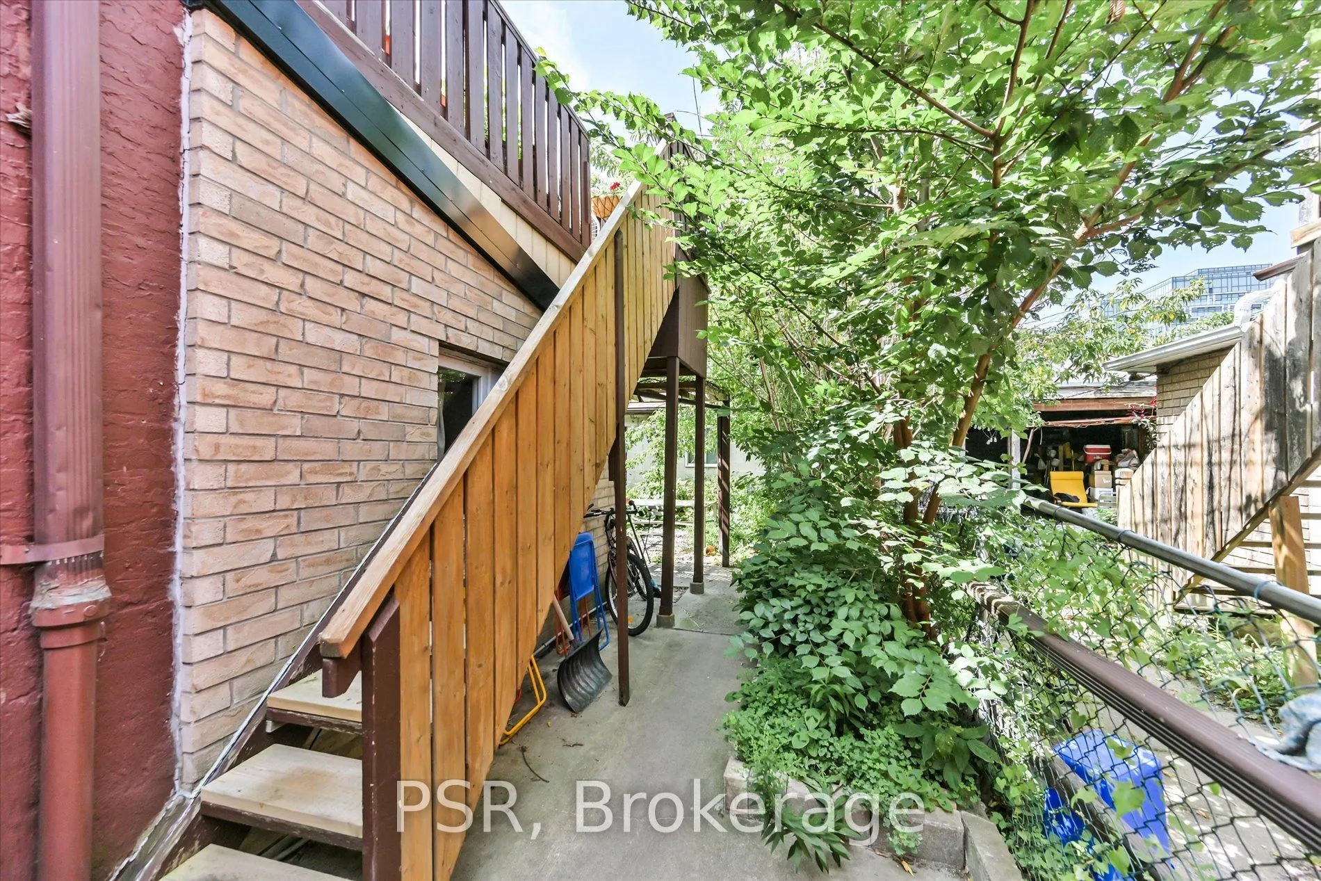 64 Gladstone Avenue