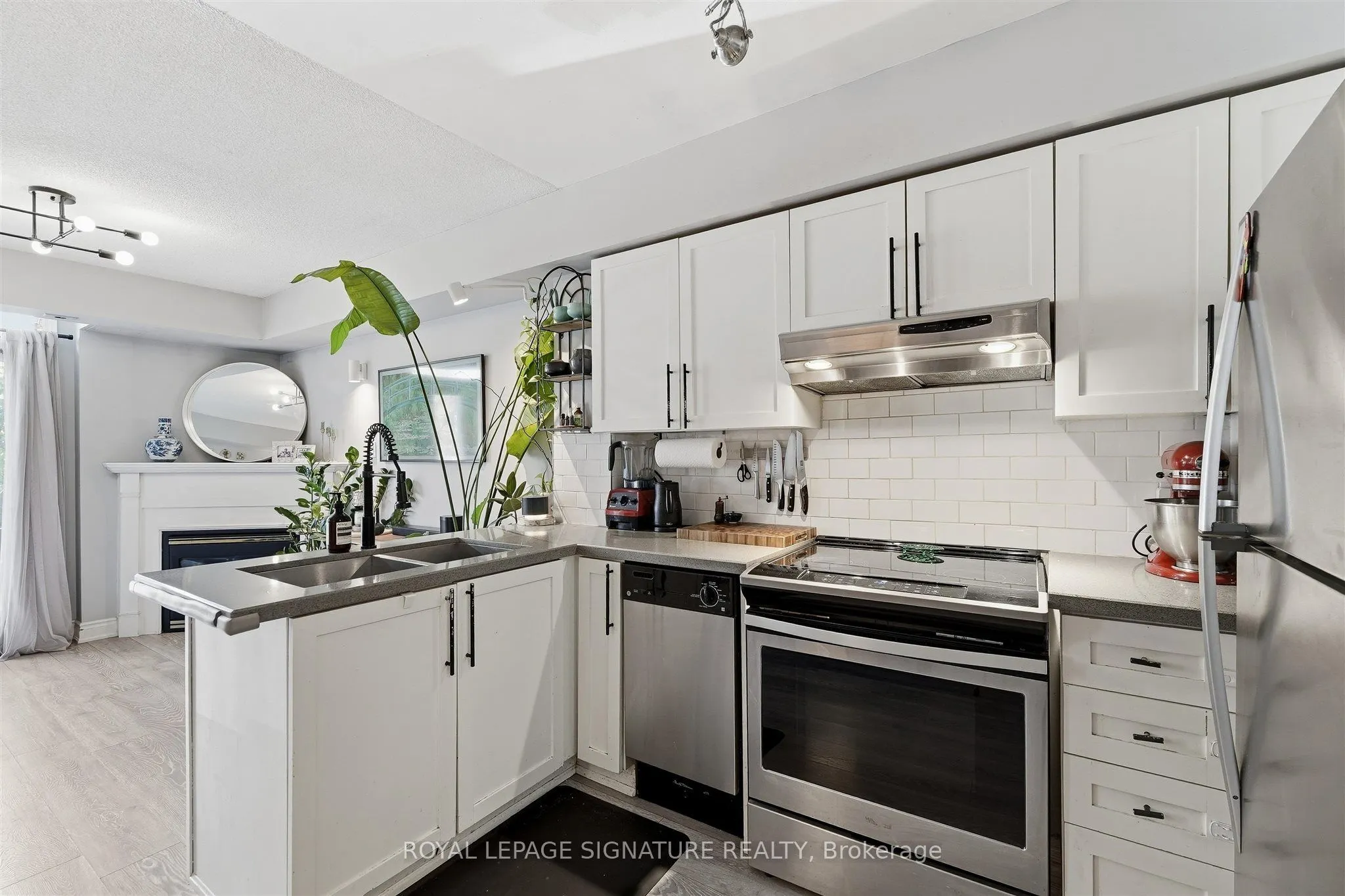25 Sudbury Street #2503