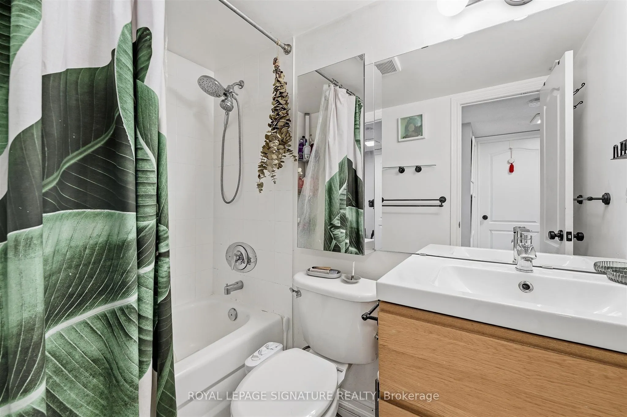 25 Sudbury Street #2503