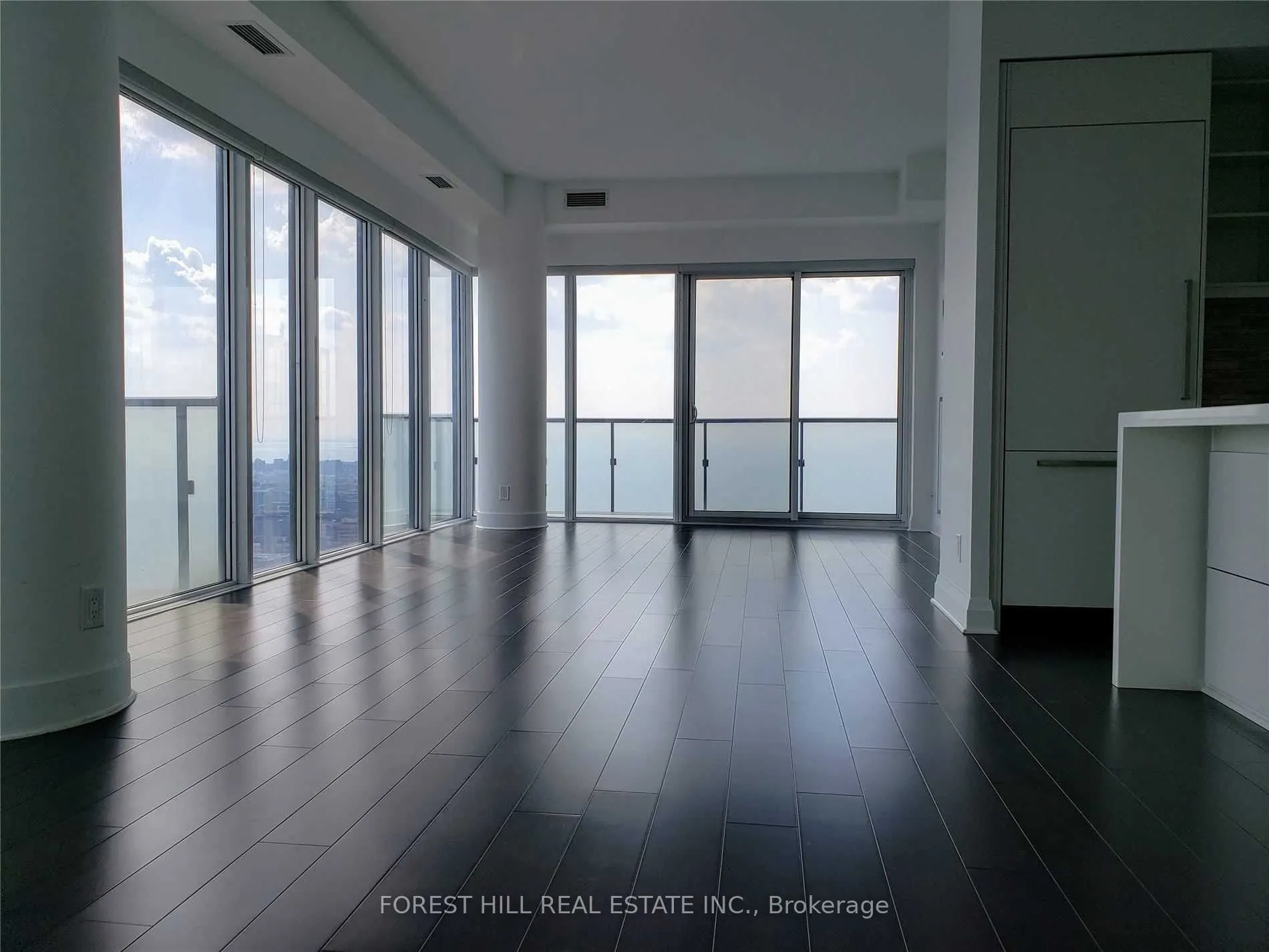 1080 Bay Street #4902