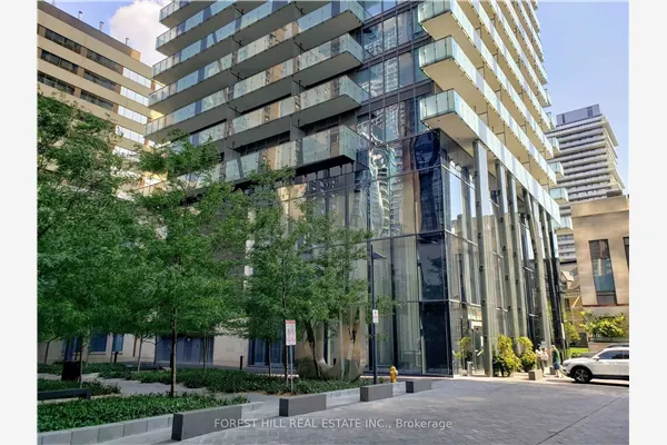 1080 Bay Street #4902