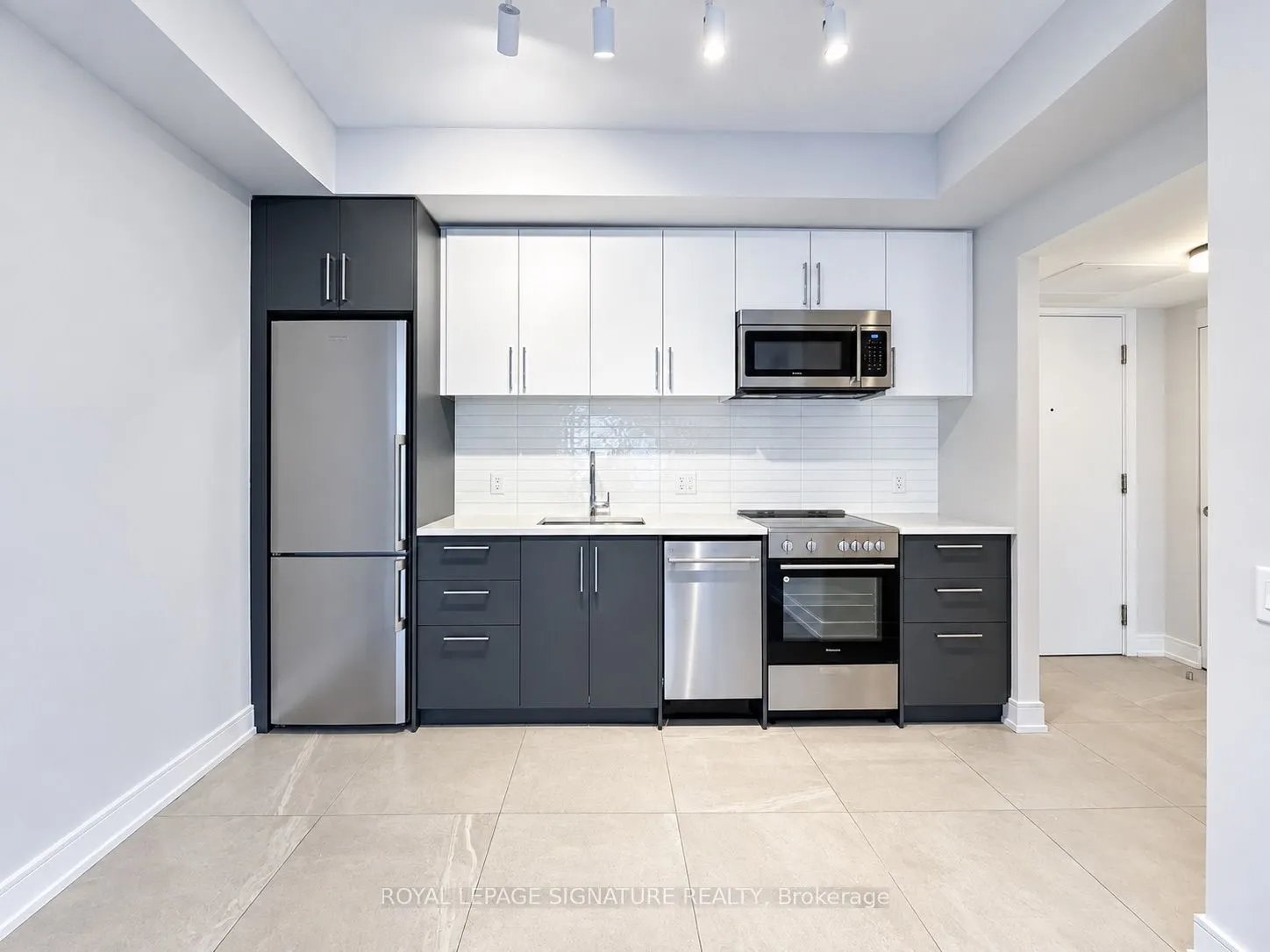 2525 Bathurst Street #106