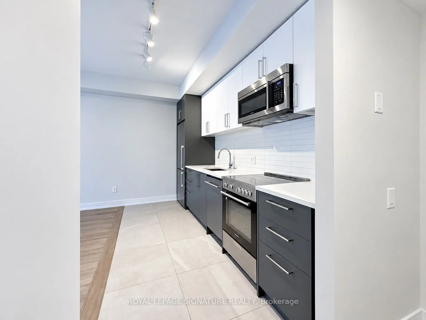 2525 Bathurst Street #106