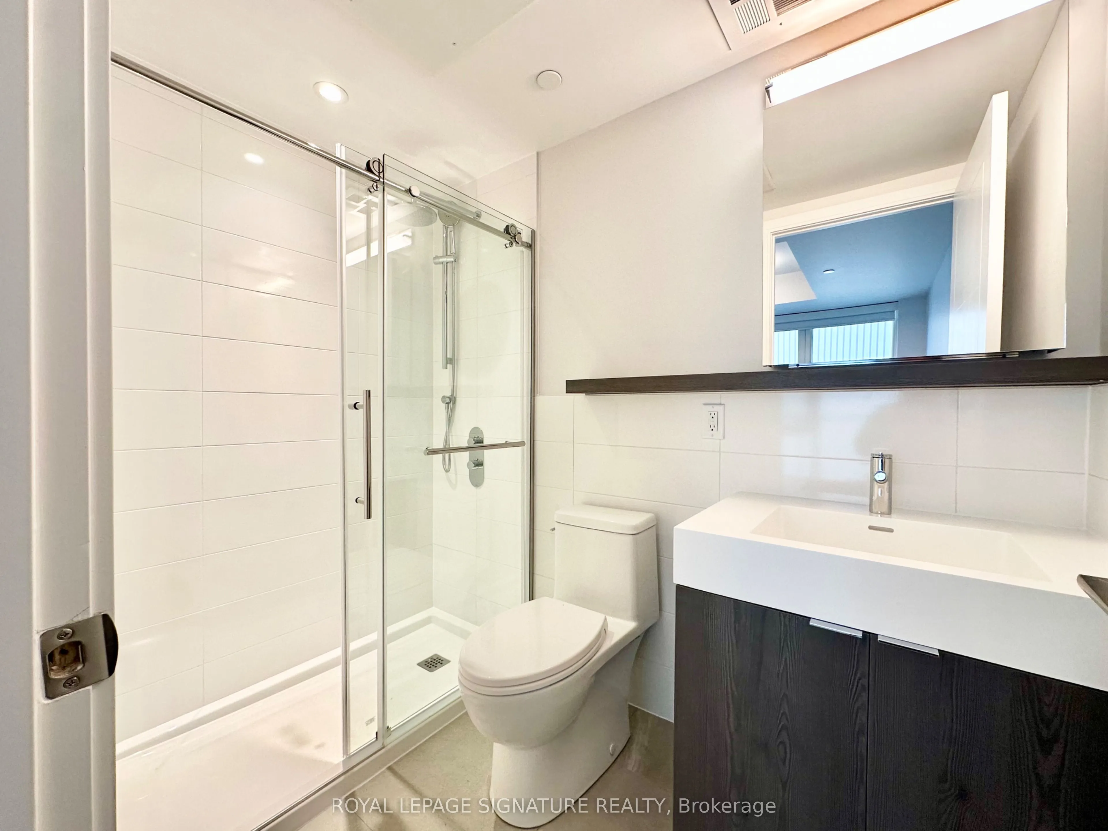 664 Spadina Avenue #604
