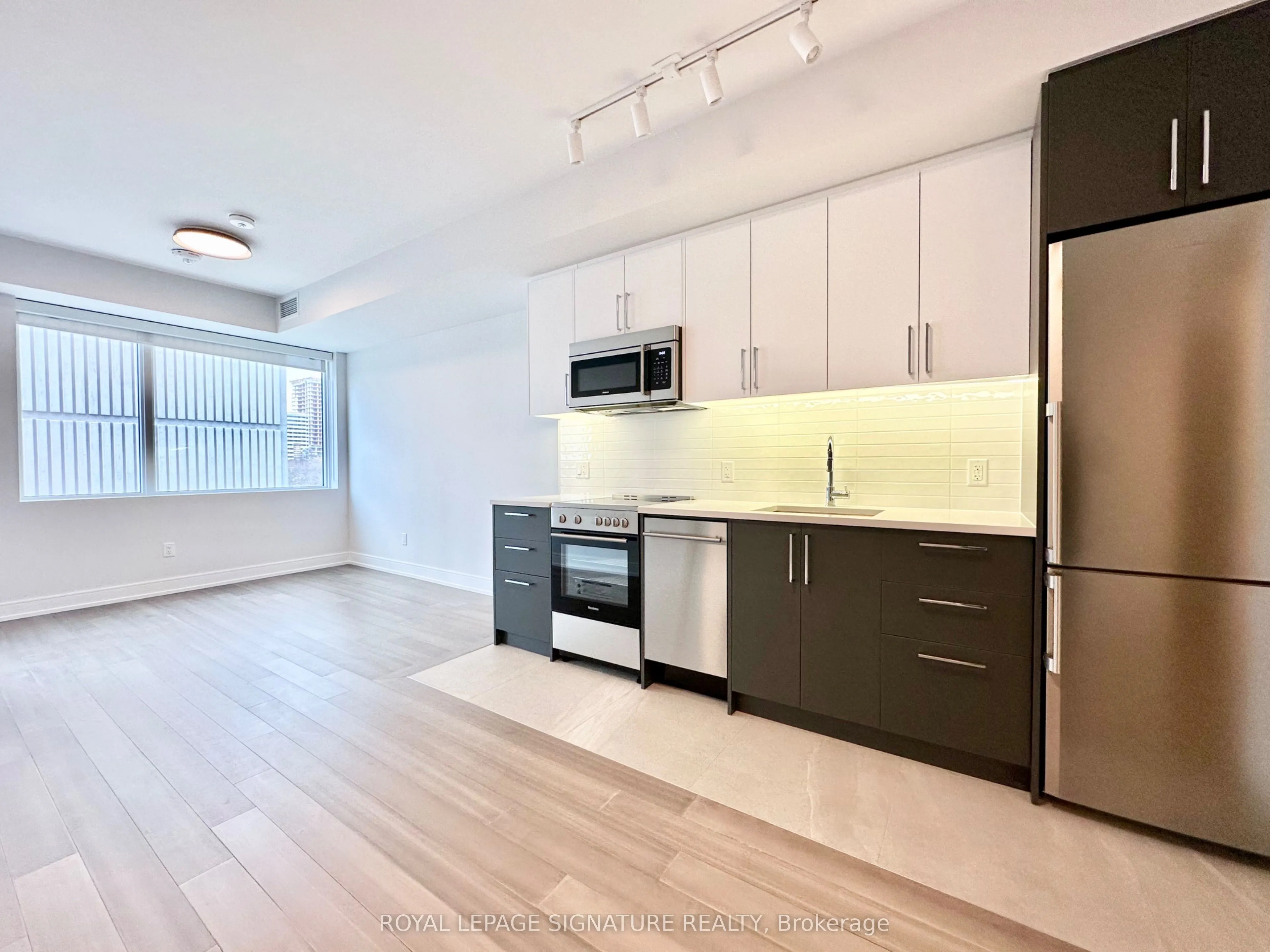 664 Spadina Avenue #604