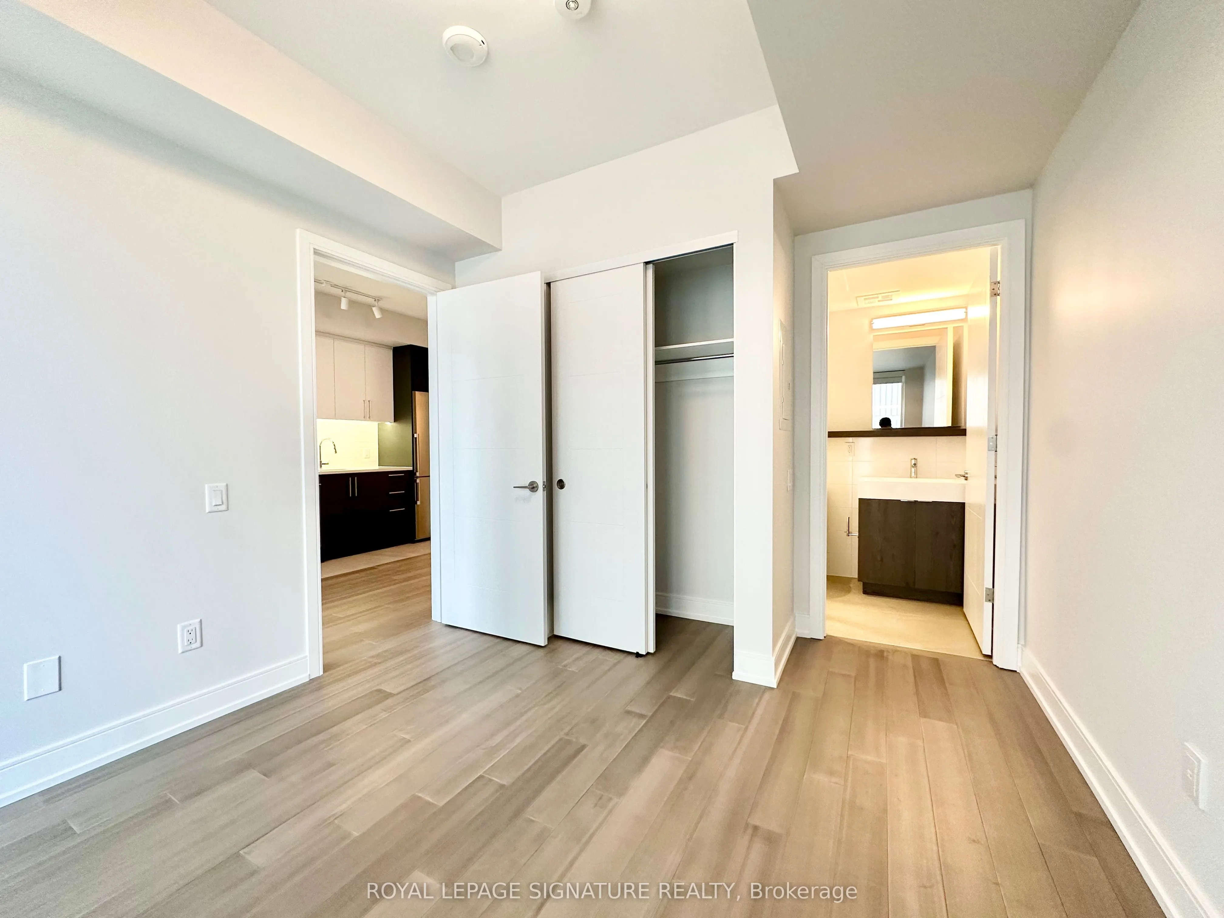 664 Spadina Avenue #604