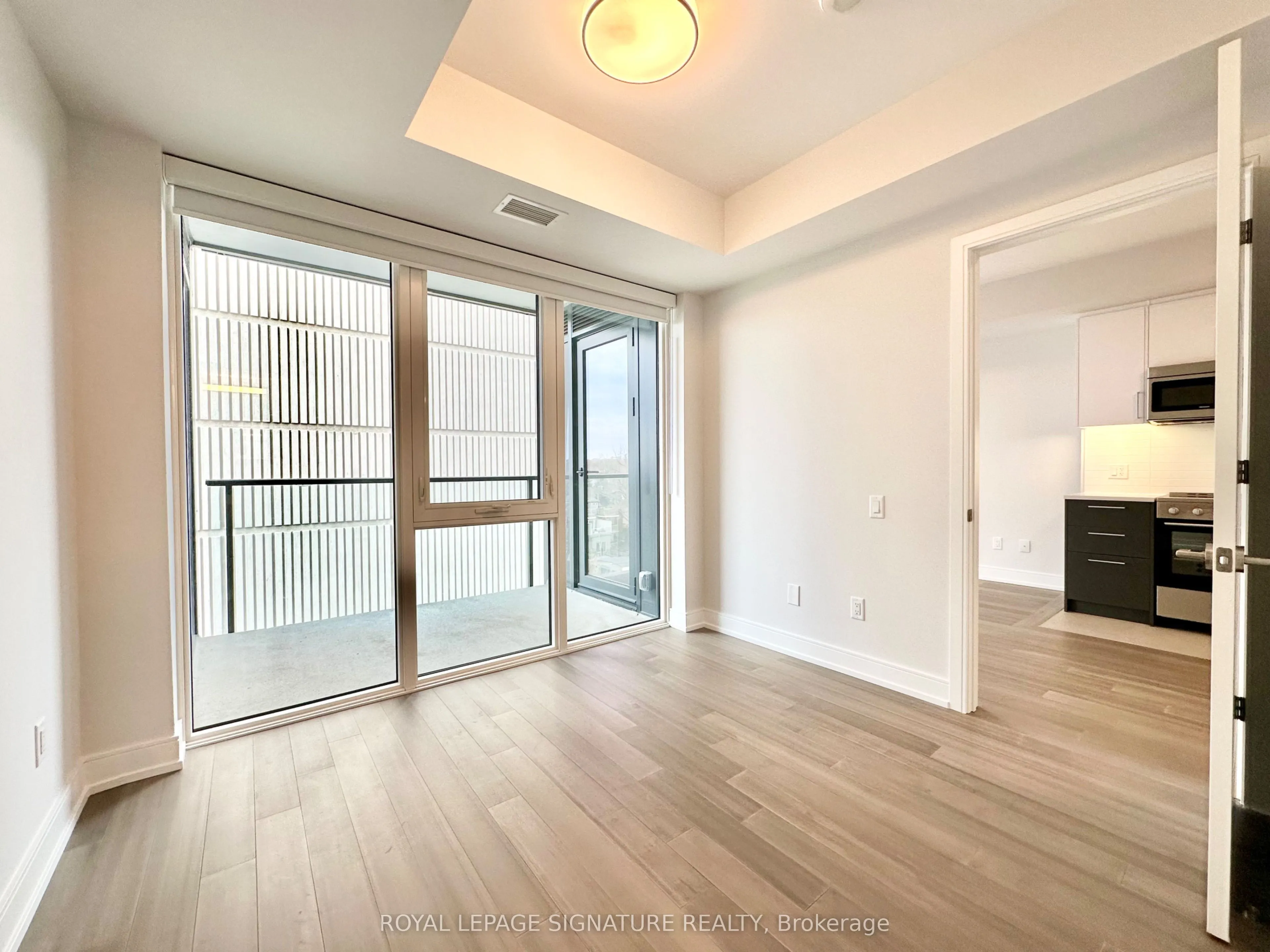 664 Spadina Avenue #604