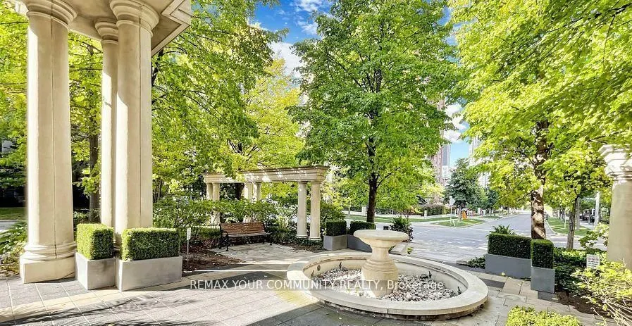 78 Harrison Garden Boulevard #103