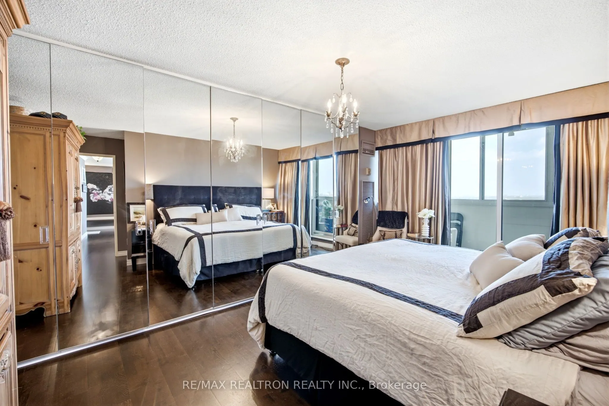 3000 Bathurst Street #PH3