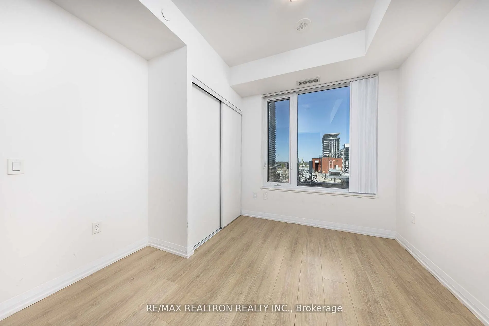 50 Dunfield Avenue #1917